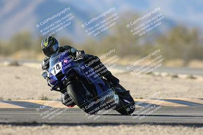 media/Dec-07-2025-CVMA (Sun) [[3e7d2de5dc]]/Race 12- Formula 40 MW and LW/